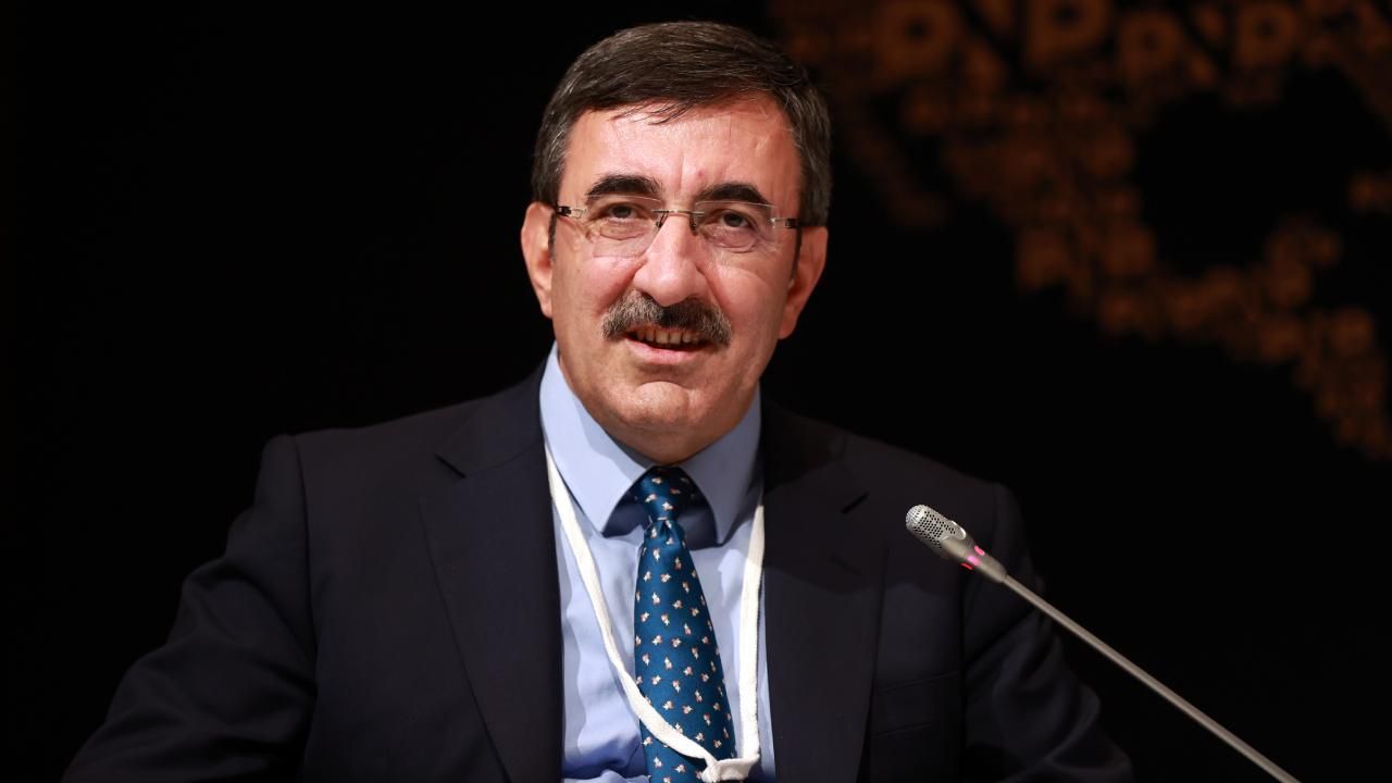 Cumhurbaşkanı Yardımcısı Cevdet Yılmaz'dan Uzman Öğretmenlik Maaşı Açıklaması