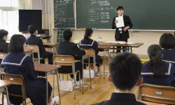 Japonya’da Okul Müdürü Bakın Neden Görevden Alındı! Türkiye’de Olsa…