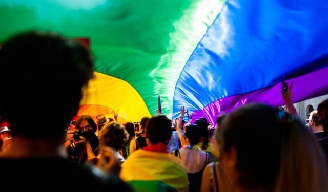 LGBTQ+ Günah Diyen Öğretmen İşten Atıldı
