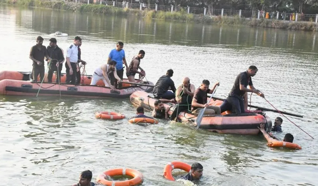Öğrenci ve Öğretmenleri Taşıyan Tekne Battı 14 Kişi Hayatını Kaybetti