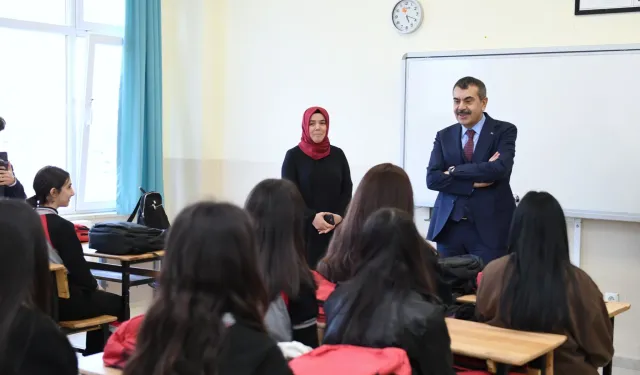 Bakan Tekin’den Erdal Beşikçioğlu’nun Başkan Adayı Olduğu İlçeye Ziyaret…